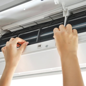 Có nên bật/tắt máy lạnh liên tục để tiết kiệm điện?