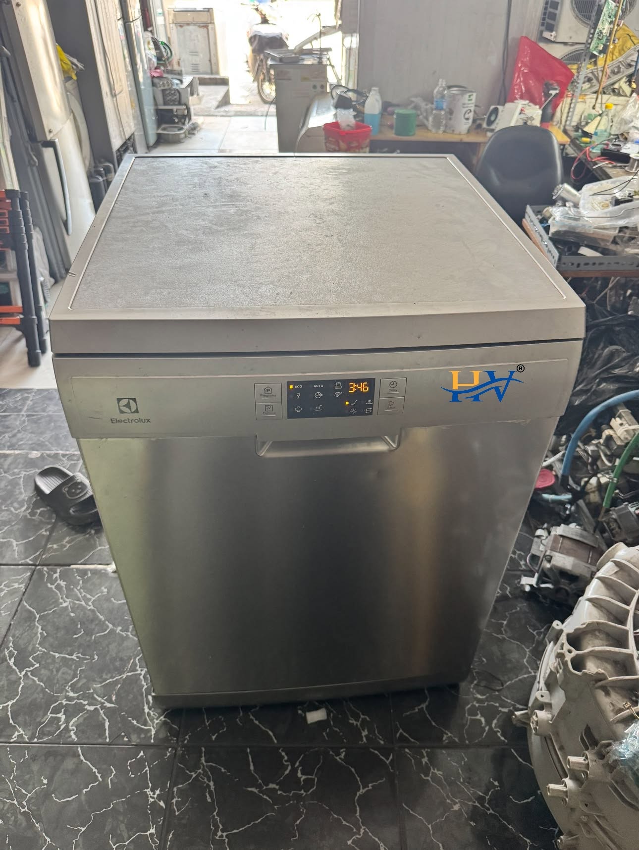 sua-may-rua-bat-electrolux-tai-tphcm
